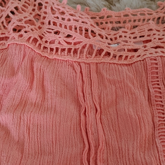 A flowy top - Picture 3 of 3